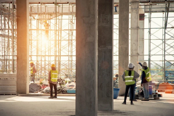 chantier-de-construction-a-ligne